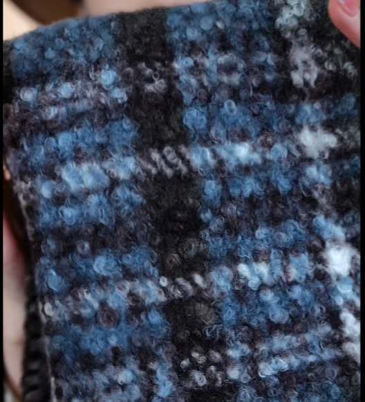 Lambswool button scarf