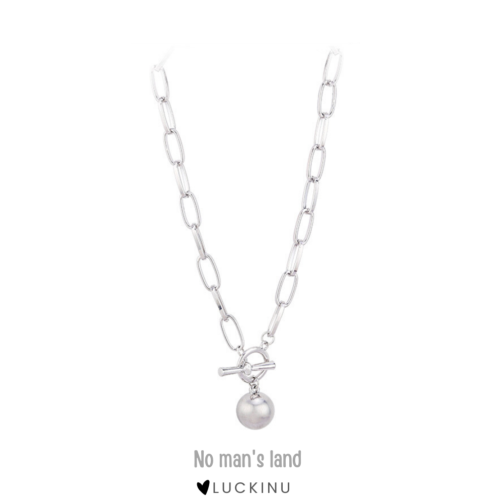 "No man's land" Metal Ball Necklace